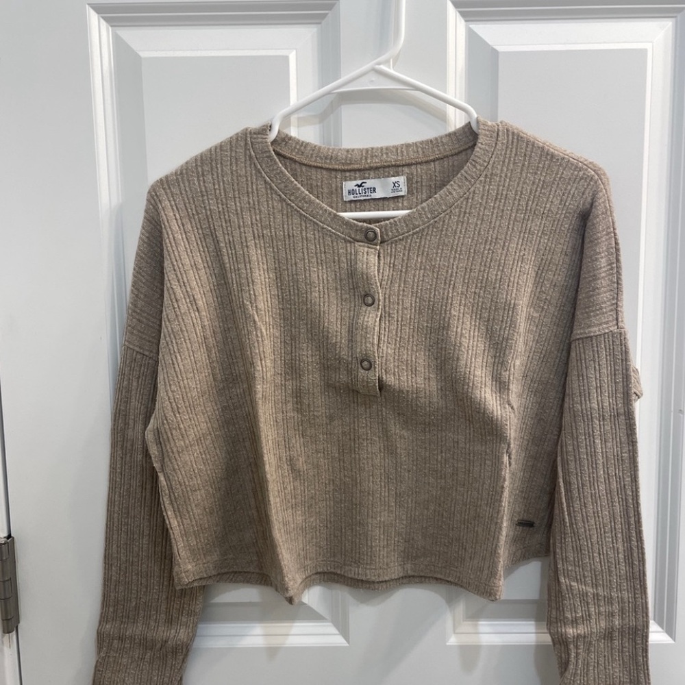 Hollister Long Sleeve Crop Top